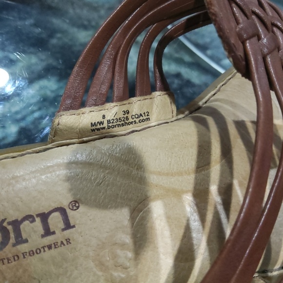 CLEARANCE /Make an offer! Born Leather Thong Sandals Sz 8 - Picture 6 of 6